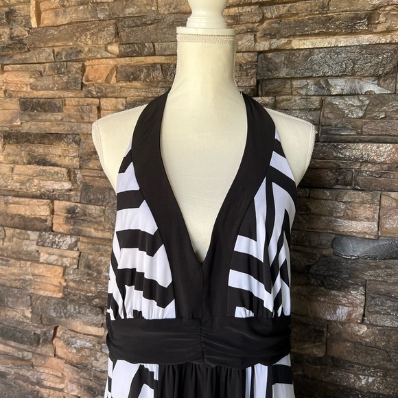 Wilson Black and White Zigzag Maxi Dress - Picture 3 of 6